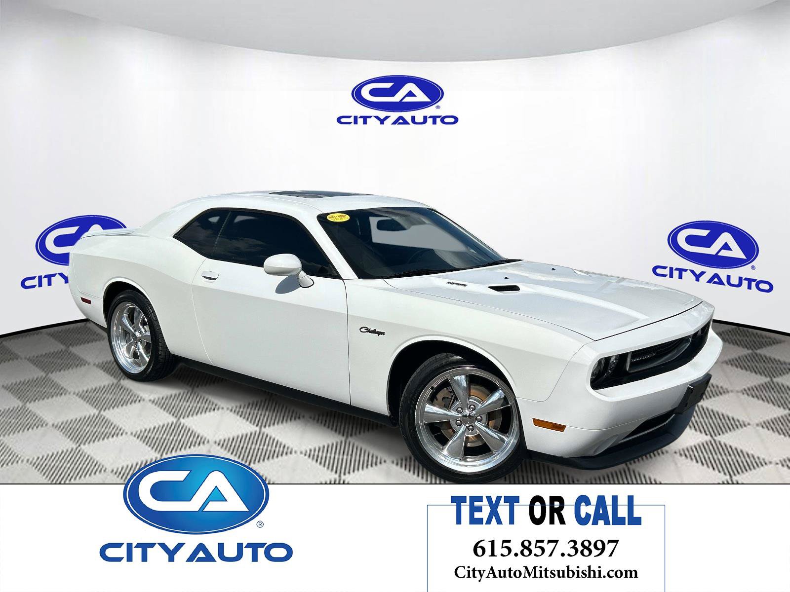 Used 2011 Dodge Challenger R/T RWD image 1