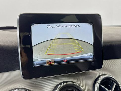 Used 2017 Mercedes-Benz GLA 250 4MATIC image 15