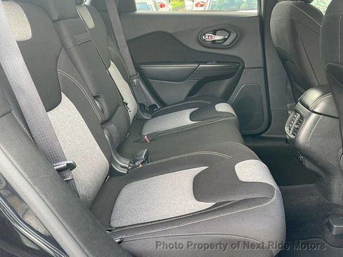Used 2014 Jeep Cherokee Latitude FWD image 12