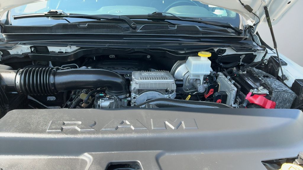 Used 2019 RAM 1500 Laramie AWD/4WD image 23