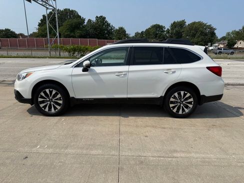 Used 2015 Subaru Outback 2.5i Limited AWD/4WD image 11