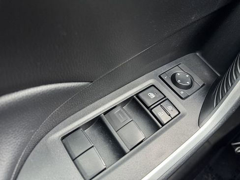 Used 2021 Toyota RAV4 LE image 18