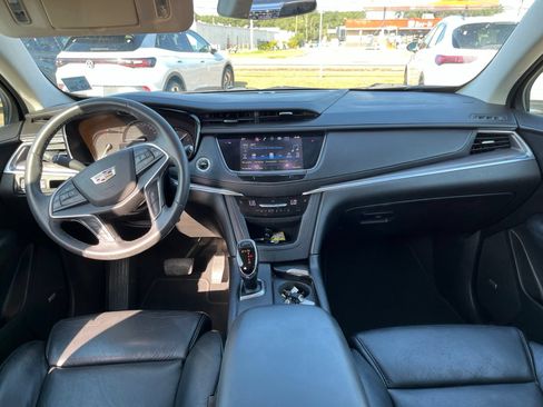Used 2017 Cadillac XT5 Luxury FWD image 9