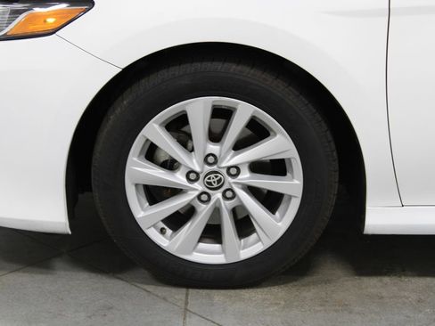 Used 2021 Toyota Camry LE image 17