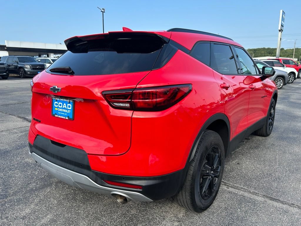 Used 2024 Chevrolet Blazer LT w/ Convenience Package FWD image 3