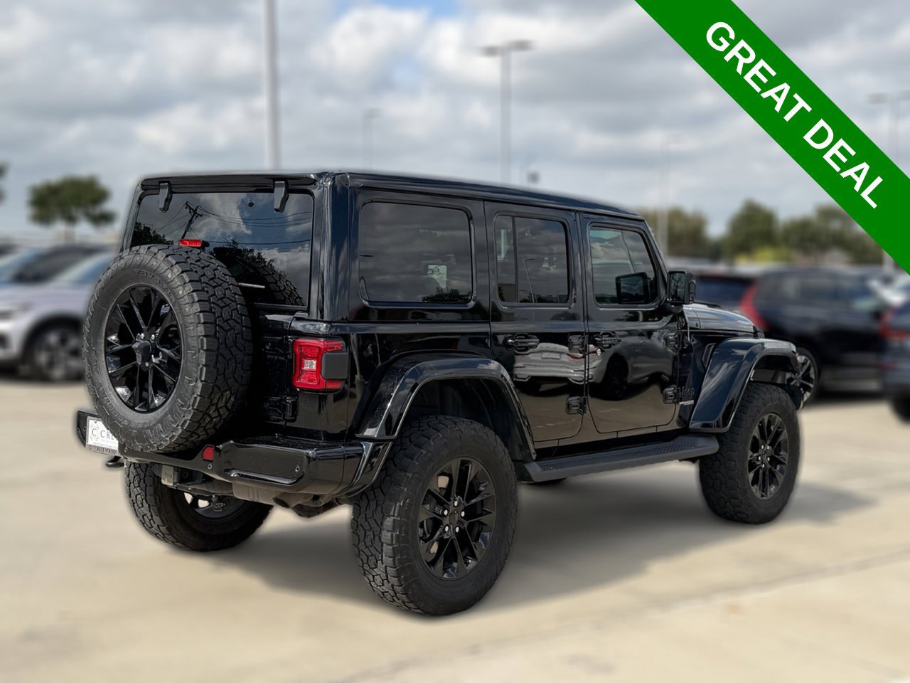 Used 2021 Jeep Wrangler Unlimited Sahara AWD/4WD image 9