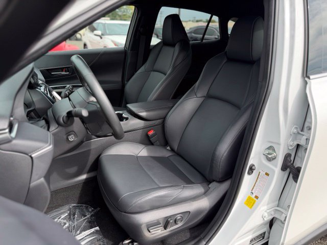 Used 2024 Toyota Venza XLE AWD/4WD image 16