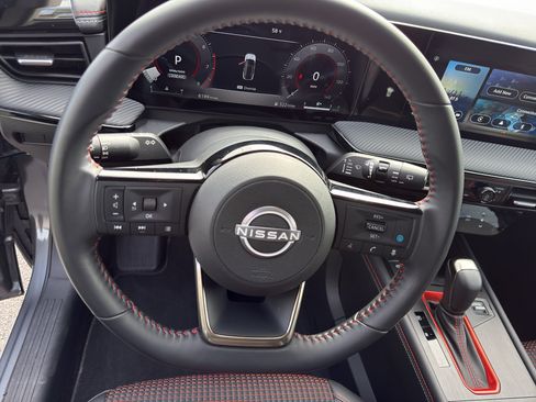 Certified 2025 Nissan Kicks SR AWD/4WD image 16