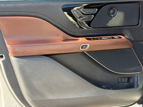 Used 2025 Lincoln Aviator Reserve w/ Jet Appearance Package image 24