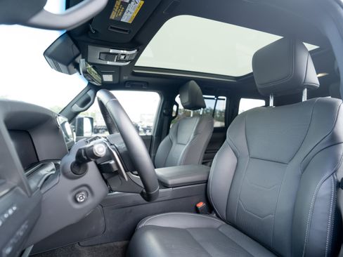 Used 2025 Lexus GX 550 AWD/4WD image 16