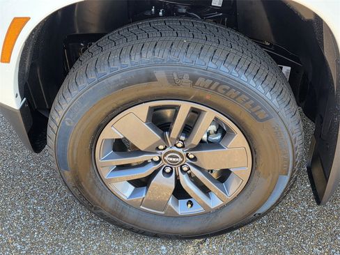 New 2025 Nissan Frontier SV w/ SV Convenience Package image 24