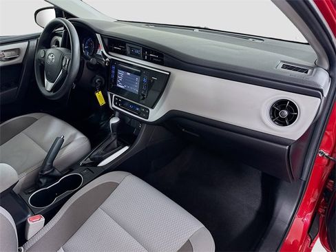 Certified 2017 Toyota Corolla LE image 30