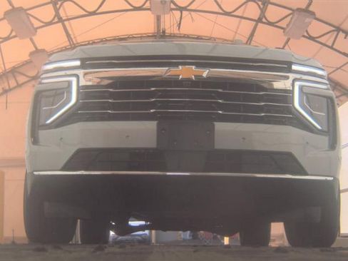 Used 2025 Chevrolet Tahoe LT image 3