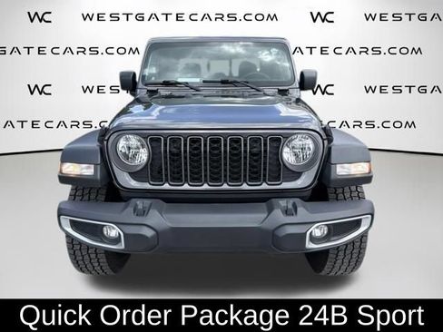 Used 2024 Jeep Gladiator Sport AWD/4WD image 2