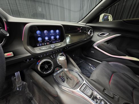 Used 2021 Chevrolet Camaro ZL1 RWD image 33