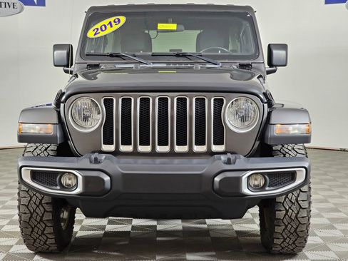 Used 2019 Jeep Wrangler Unlimited Sahara AWD/4WD image 38