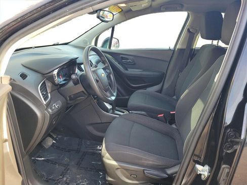 Used 2019 Chevrolet Trax LS w/ Tint and Cruise Package FWD image 10