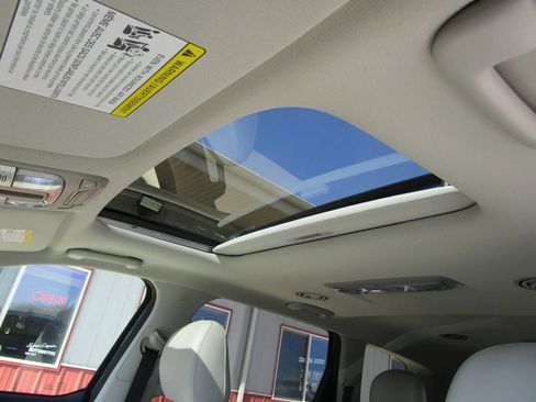 Used 2021 Kia Telluride S AWD/4WD image 30