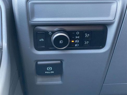 Used 2023 Ford F150 XLT image 13