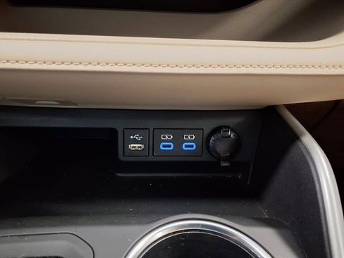 Used 2022 Toyota Highlander XLE image 28