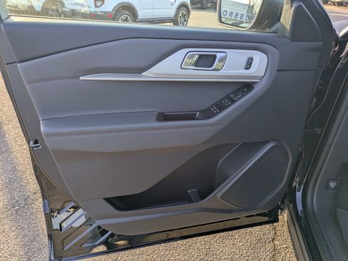 New 2026 Ford Explorer Active AWD/4WD image 12