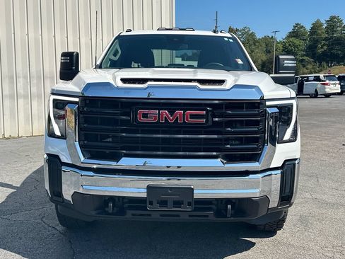 Used 2024 GMC Sierra 2500 Pro AWD/4WD image 3
