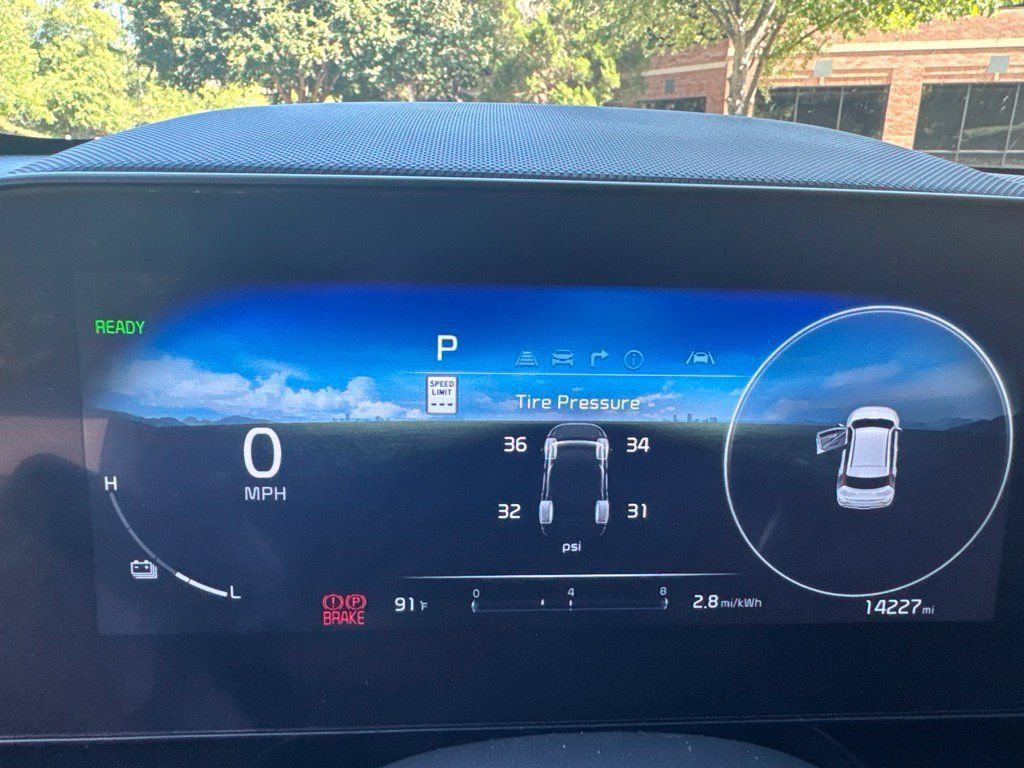 Used 2025 Kia Niro Wind w/ Wind Preserve Package FWD image 13