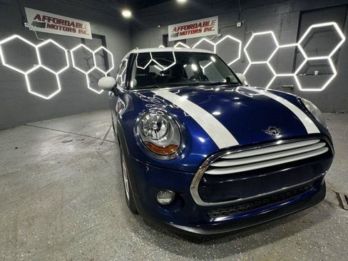 Used 2015 MINI Cooper 4-Door Hardtop FWD image 9