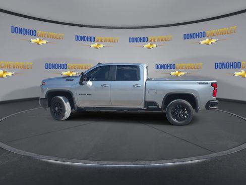 Used 2025 Chevrolet Silverado 2500 LT w/ Trail Boss Package AWD/4WD image 8