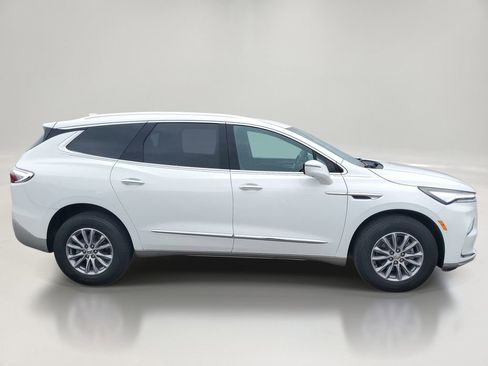 Used 2024 Buick Enclave Essence w/ Technology Package FWD image 7
