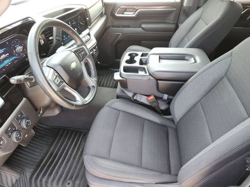 Used 2024 Chevrolet Silverado 1500 LT AWD/4WD image 11