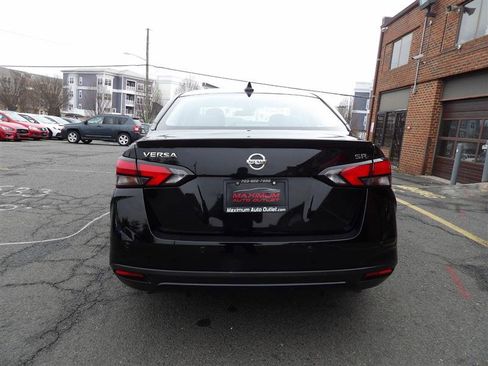 Used 2020 Nissan Versa SR w/ Convenience Package image 4