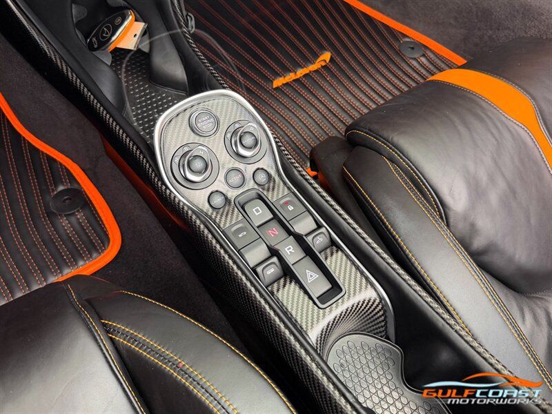 Used 2018 McLaren 570S Spider RWD image 19