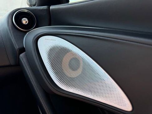 Used 2020 McLaren GT image 16