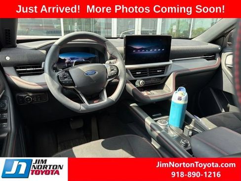 Used 2025 Ford Explorer ST AWD/4WD image 10