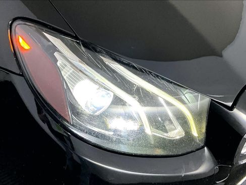 Certified 2018 Mercedes-Benz E 300 4MATIC image 27