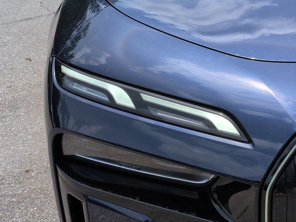 New 2026 BMW 750e xDrive AWD/4WD image 10
