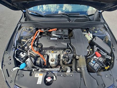 Certified 2018 Honda Accord Touring image 11
