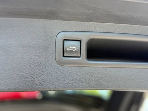 Used 2026 Toyota Highlander XLE AWD/4WD image 19
