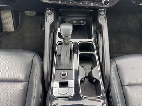 Used 2025 Kia Telluride S image 18