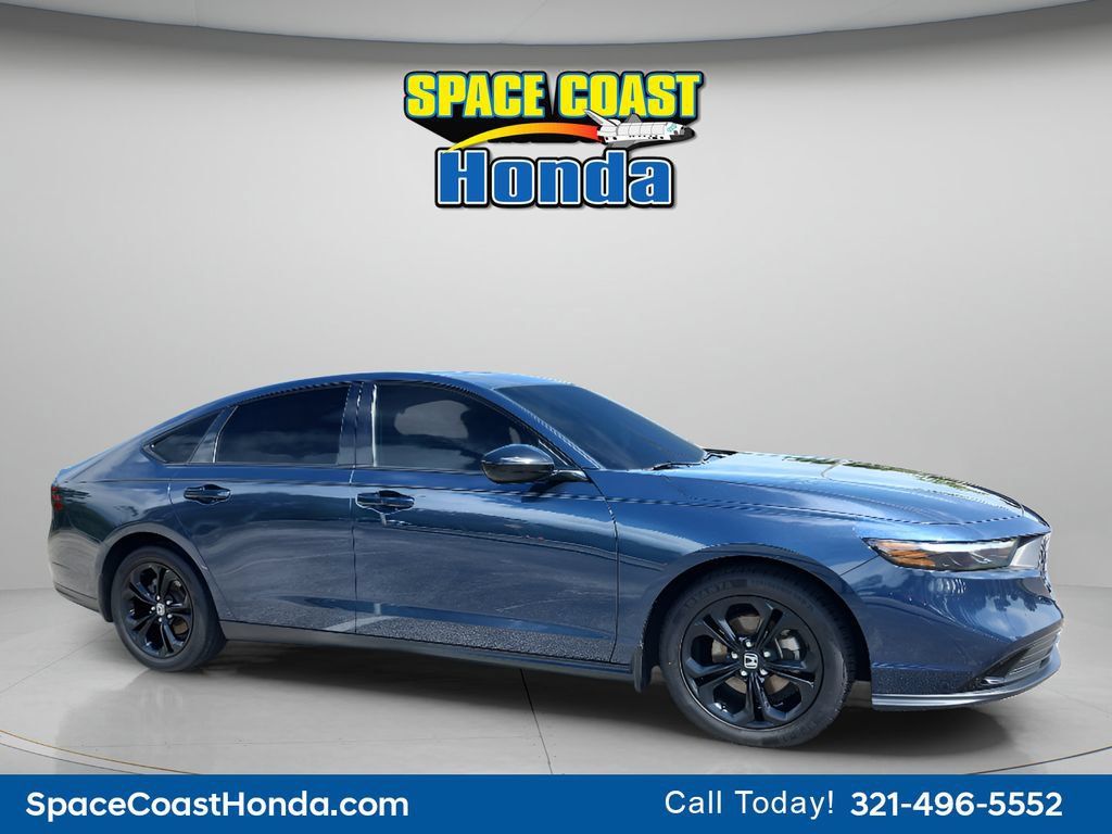 Used 2025 Honda Accord SE image 12