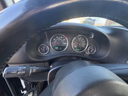 Used 2012 Jeep Wrangler Sport w/ Connectivity Group image 17