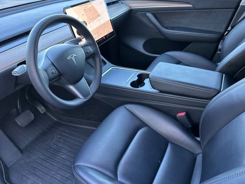 Used 2023 Tesla Model Y Long Range image 11