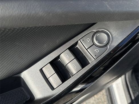 New 2025 Chevrolet Equinox LT w/ Safety and Technology Package image 23