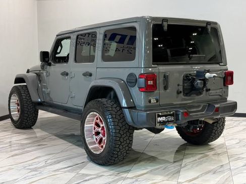 Used 2022 Jeep Wrangler Unlimited Sahara w/ Cold Weather Group AWD/4WD image 9
