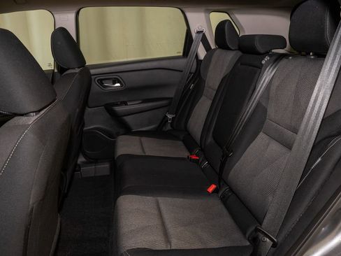 Certified 2024 Nissan Rogue SV image 9