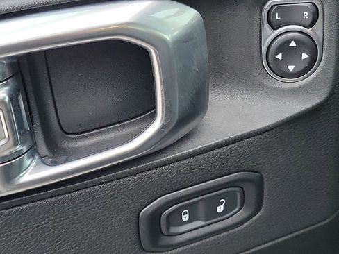 Used 2023 Jeep Wrangler Unlimited Rubicon image 27