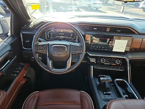 Used 2023 GMC Sierra 1500 Denali Ultimate image 9