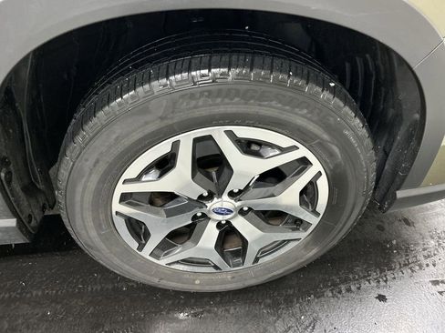 Used 2023 Subaru Forester Premium image 8