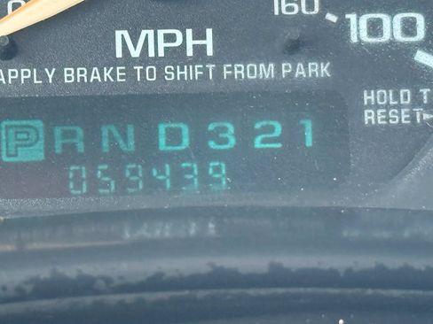 Used 2002 Chevrolet Silverado 2500 4x4 Regular Cab image 14